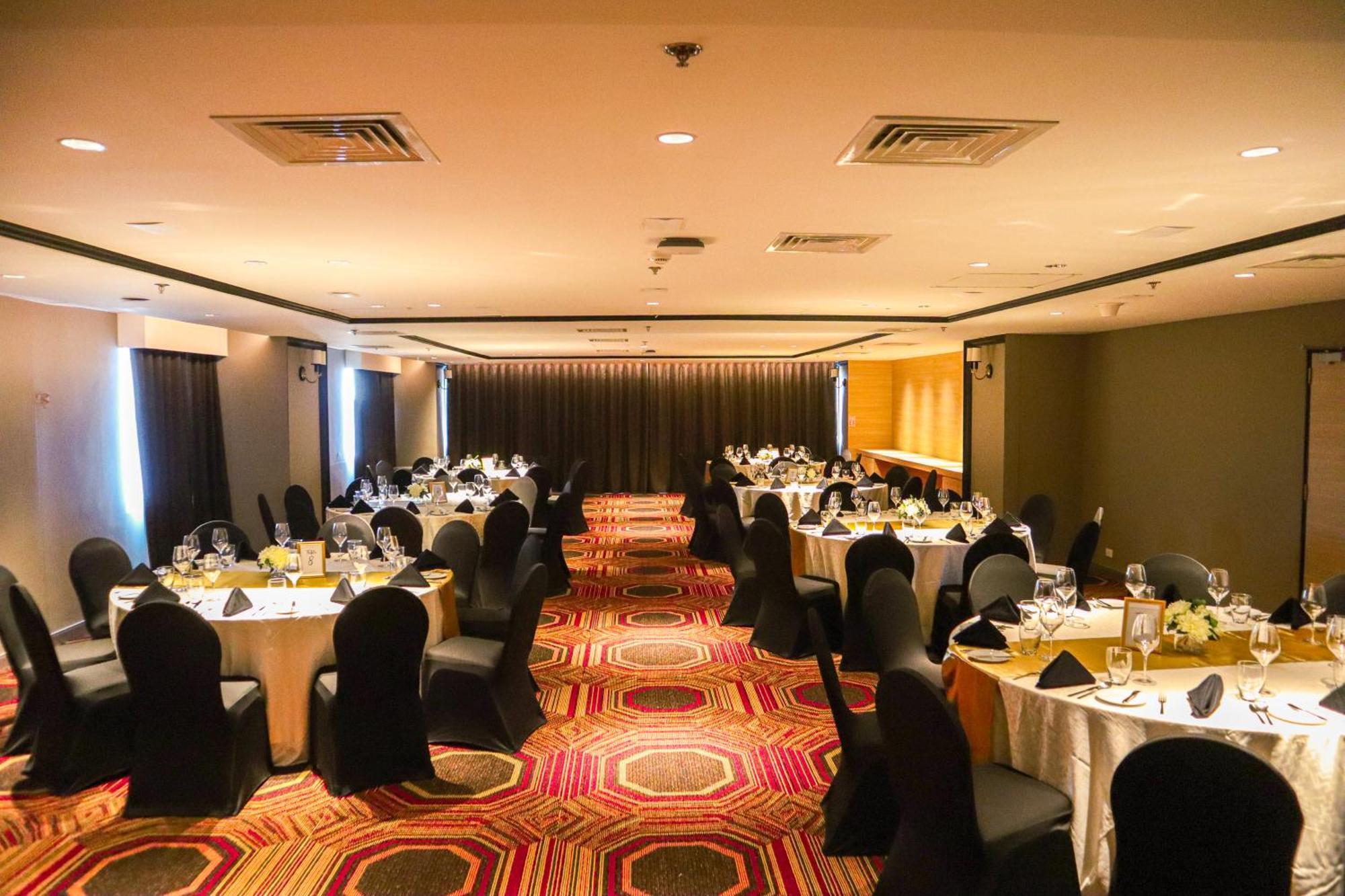 Brittany Hotel Bgc Taguig Exterior photo